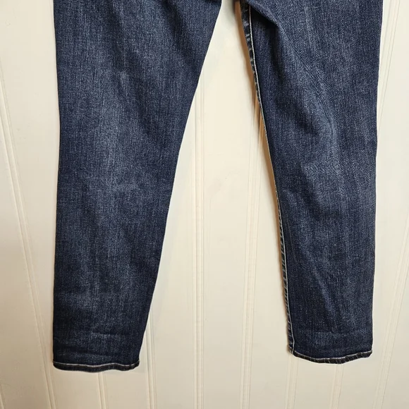 Kut From The Cloth Catherine Boyfriend Jeans Dark Wash Light Distressed Size 8 - Picture 10 of 15